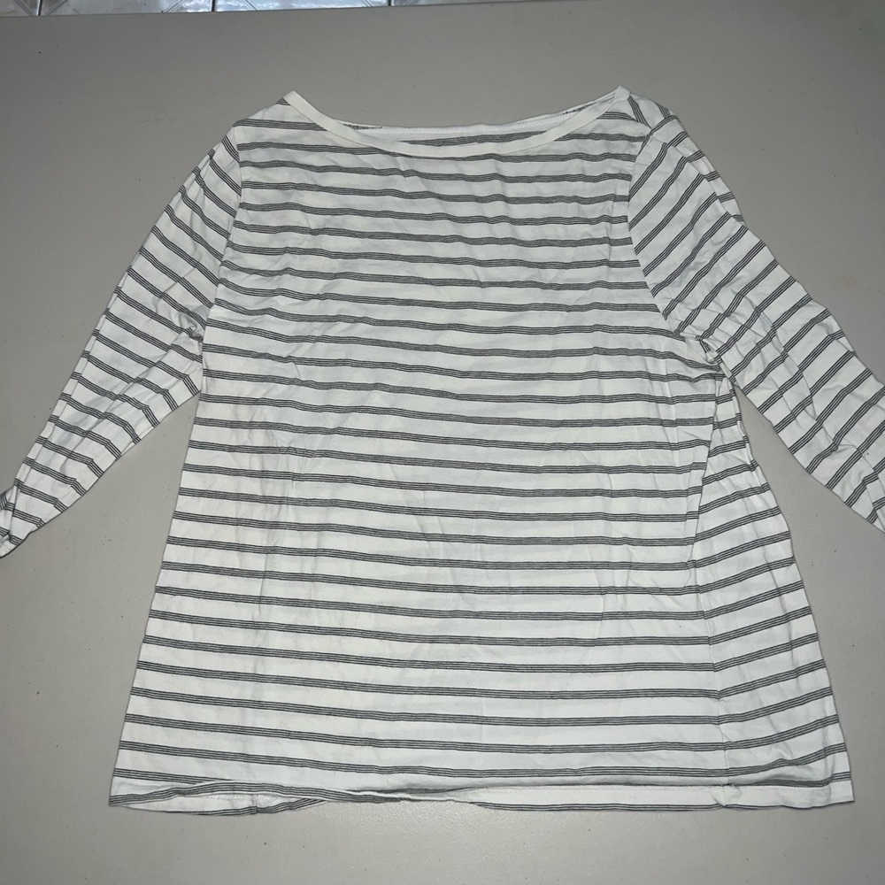 Scooped neck stripped shirt